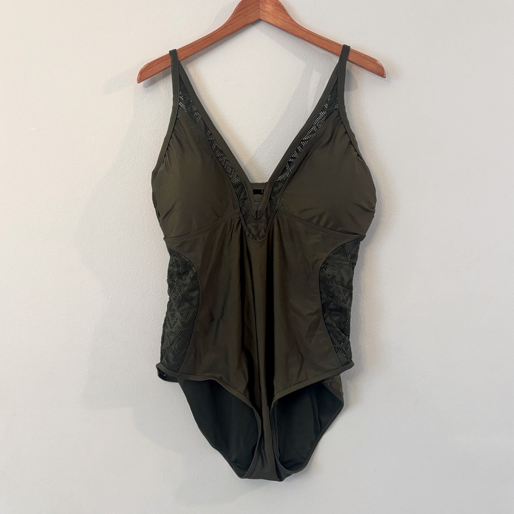 NWT Yacht & Smith Swimsuit